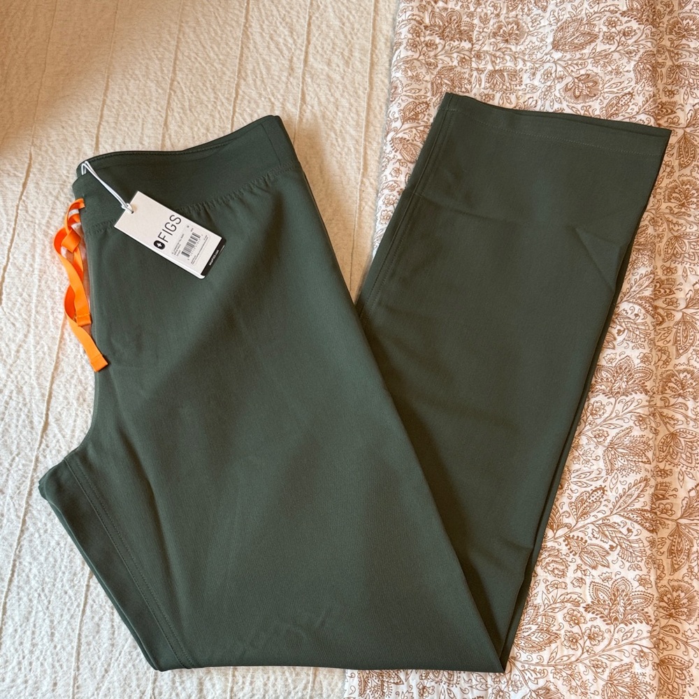 Women’s Figs Scrub Pants, Moss